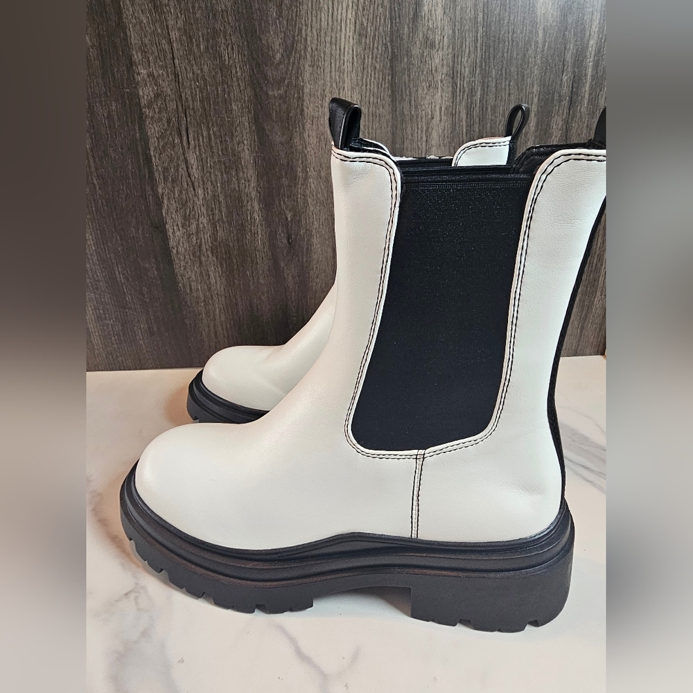 New White Arromic Chelsea Boots Women Platform Mid Calf Size 8 No Box